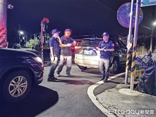 ▲內埔警分局查獲兩名楊姓男子涉嫌偷香蕉             。（圖／記者陳崑福翻攝）