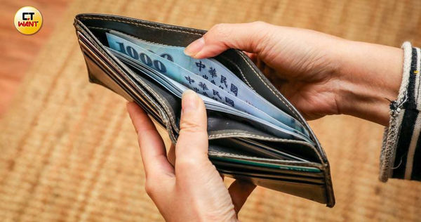 許多人到達退休年齡會請領勞保和勞退，但有一項「隱藏版退休金」很多人不知道。（示意圖／劉耿豪攝）