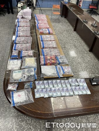 ▲中投檢警聯合破獲台中市梧棲區毒品分裝場，查獲千包毒咖啡。（圖／記者高堂堯翻攝）