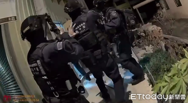 ▲中投檢警聯合破獲台中市梧棲區毒品分裝場，查獲千包毒咖啡。（圖／記者高堂堯翻攝，下同）