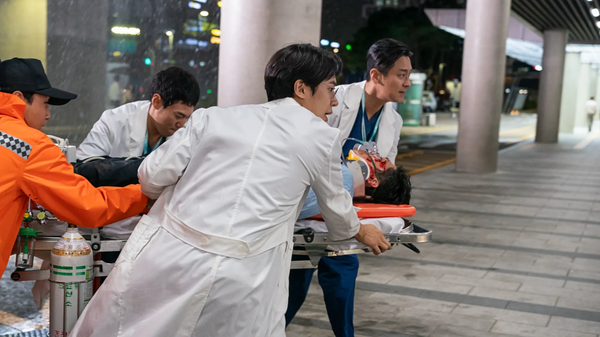 ▲《外傷重症中心》。（圖／翻攝自Facebook／Netflix）
