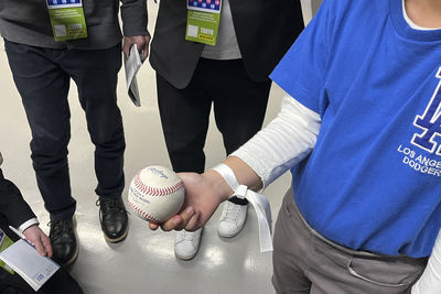 10歲球迷連續接到大谷練習球和首轟球