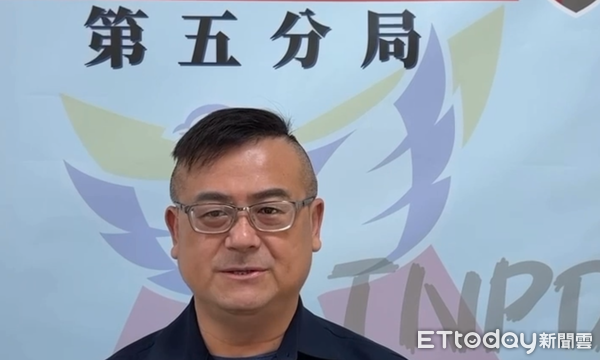 ▲台南市警五分局交通分隊小隊長蔡竣丞指出，25歲陳姓貨車駕駛，經路口未依規定禮讓行人，並導致30歲行人李女受傷送醫，已依道路交通管理處罰條例舉發，並吊扣駕照1年。（圖／記者林東良翻攝，下同）