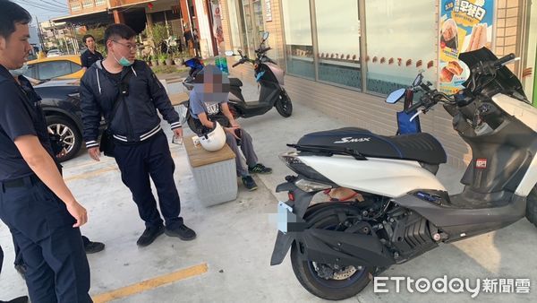 ▲▼阿蓮區日前發生一起機車竊盜案，民眾因停車後未拔取鑰匙導致機車遭竊。警方獲報後，只花了一天的時間，就在岡山區一處超商前逮捕蕭姓嫌犯。（圖／記者吳世龍翻攝）