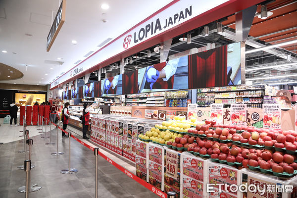 ▲南港LalaPort開幕，LOPIA超市。（圖／記者林敬旻攝）