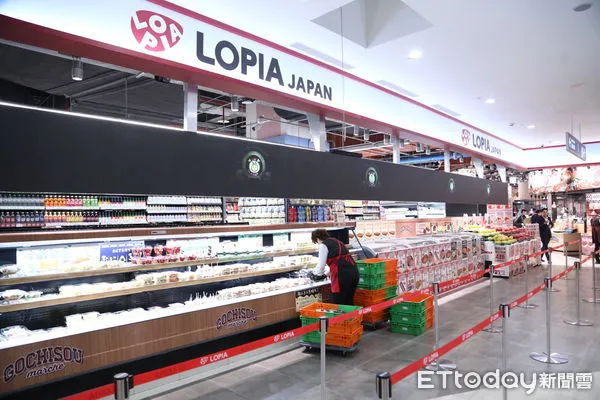 ▲南港LalaPort開幕，LOPIA超市。（圖／記者林敬旻攝）