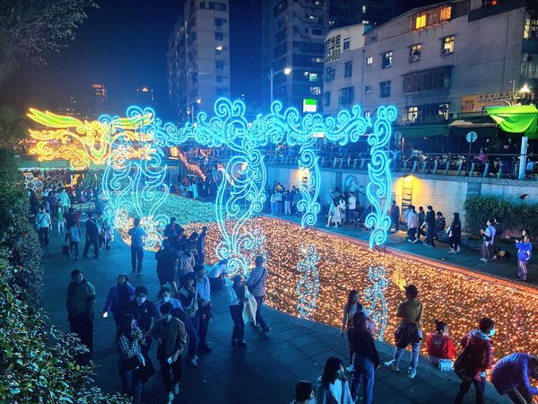 ▲2025中港大排光雕展以「光影中港 神幻秘境」為主題，延長展期至3月30日。（圖／新北市水利局提供）