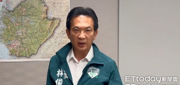 ▲台南地檢署檢察官20日指揮台南市調處持搜索票索，前往中國國民黨台南市黨部及莊姓被告住所等處搜索，並帶回莊男5人到案，全案由檢調偵辦中。（圖／記者林東良翻攝，下同）