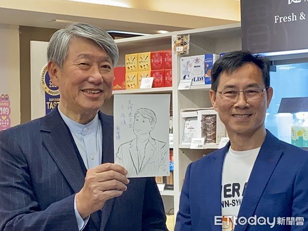 ▲郭智輝參觀「世界唐氏症日特展」。（圖／記者廖婕妤攝）