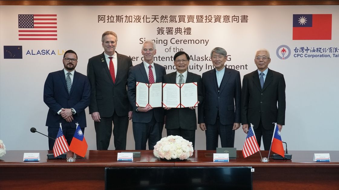 ▲中油與阿拉斯加簽署「阿拉斯加液化天然氣（Alaska LNG）買賣暨投資意向書（LOI）」。（圖／經濟部提供）