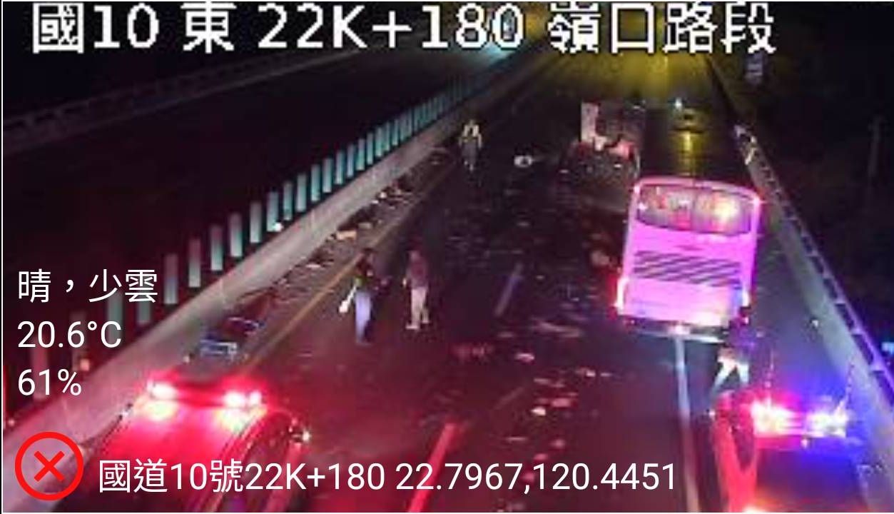 ▲▼快訊／高雄國道車禍「小貨車翻覆」　傷亡不明全線封閉。（圖／高公局）