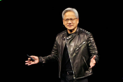 量子電腦股暴跌!黃仁勳幽默回應 宣布設量子研究實驗室