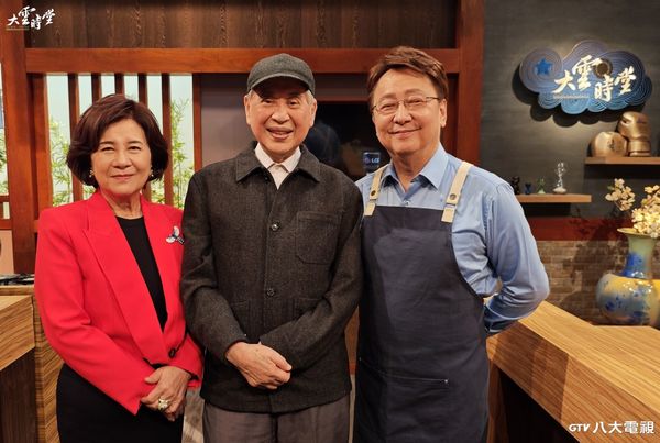 ▲白先勇(中)、陳怡蓁(左)和李四端(右)聊文化傳承。（圖／記者葉文正攝）
