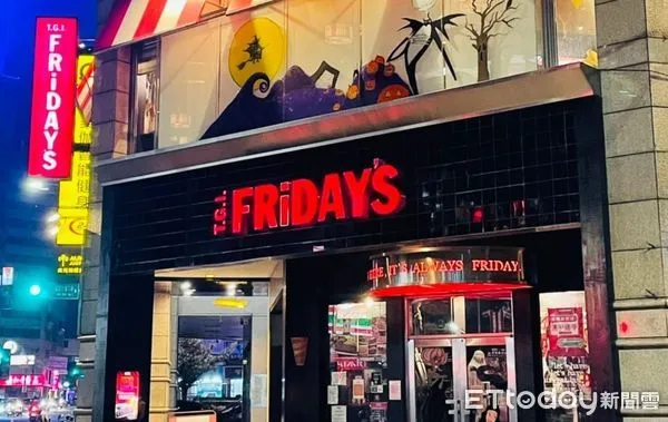 ▲全台最老FRIDAYS「英才店」確定4/20熄燈　5月遷址崇德商圈。（圖／記者黃士原攝）