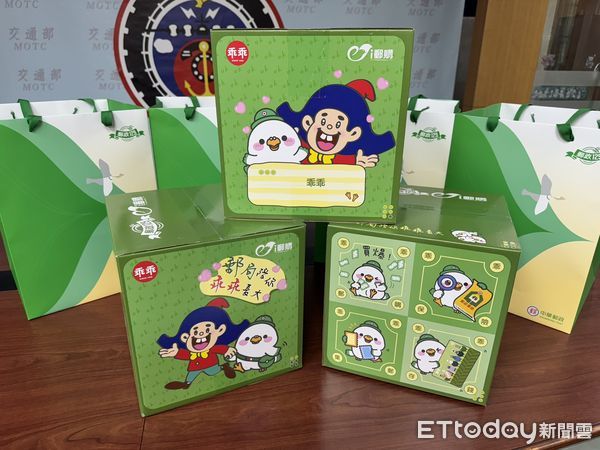 ▲▼中華郵政首次與經典零食品牌「乖乖」合作推出聯名商品。（圖／記者李姿慧攝）