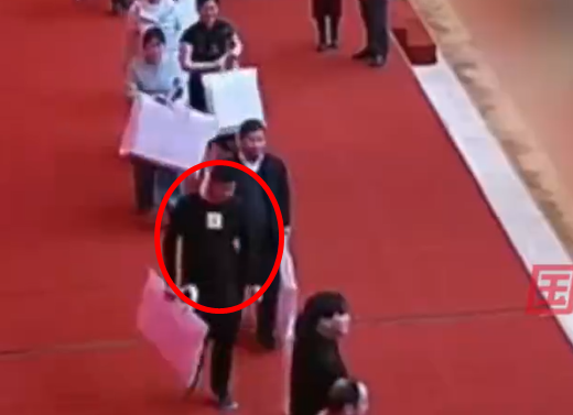 ▲▼男子多次假冒員工參加尾牙。（圖／翻攝自微博）