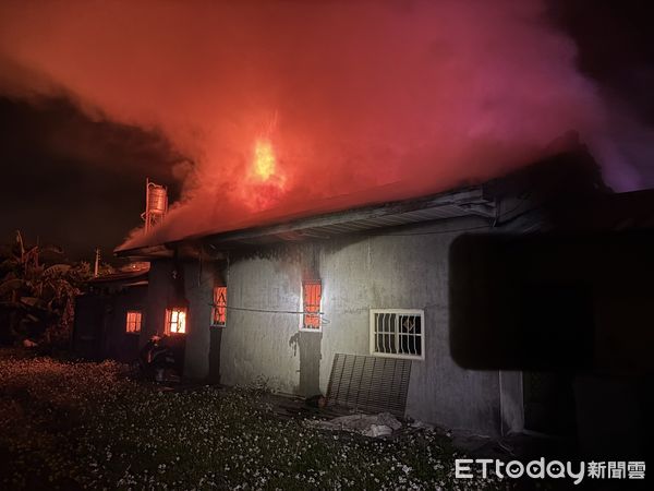 ▲▼台中市石岡區石城街復興巷內今(21)日一處平房發生火警             。（圖／記者鄧木卿翻攝）