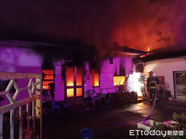 ▲▼台中市石岡區石城街復興巷內今(21)日一處平房發生火警             。（圖／記者鄧木卿翻攝）