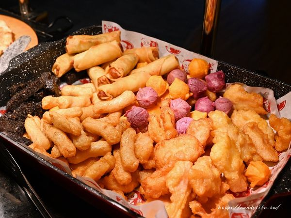 ▲▼鐵將創意鐵板料理｜台中海線創意鐵板料理全面升級自助吧2.0，披薩、炸物、湯品、熟食、甜點通通吃到飽。（圖／部落客糖糖授權提供）