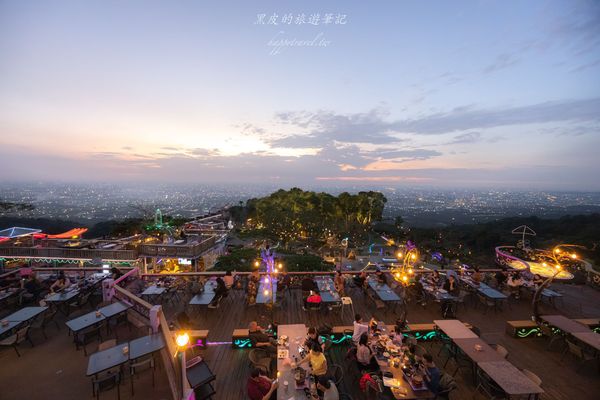 ▲▼漫步燈海星空下！南投超浪漫景觀餐廳　動物零距離互動＋無敵夜景。（圖／黑皮的旅遊筆記授權提供）