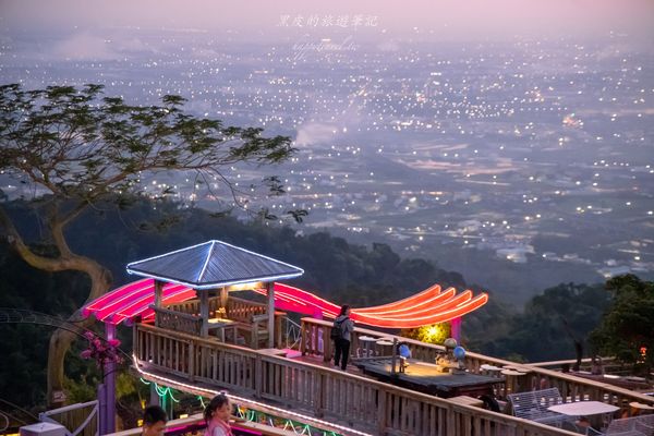 ▲▼漫步燈海星空下！南投超浪漫景觀餐廳　動物零距離互動＋無敵夜景。（圖／黑皮的旅遊筆記授權提供）