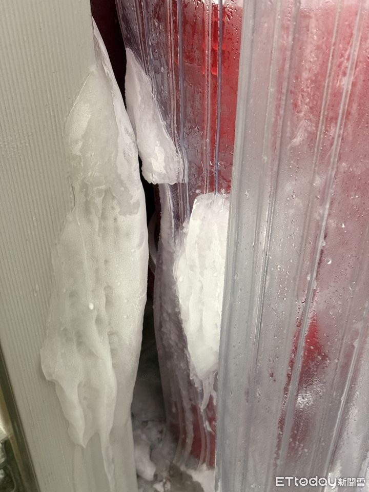 ▲▼台北大稻埕和菓子名店「滋養」草莓大福驚見發霉，衛生局稽查揪出2缺失。（圖／衛生局提供）