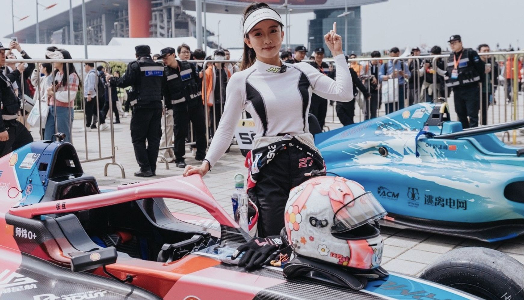▲大陸首名參加F1學院賽事的女賽車手師煒。（圖／翻攝微博）