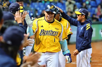 曾頌恩攻守俱佳破僵局　兄弟2：0力退味全終止對戰4連敗守龍頭