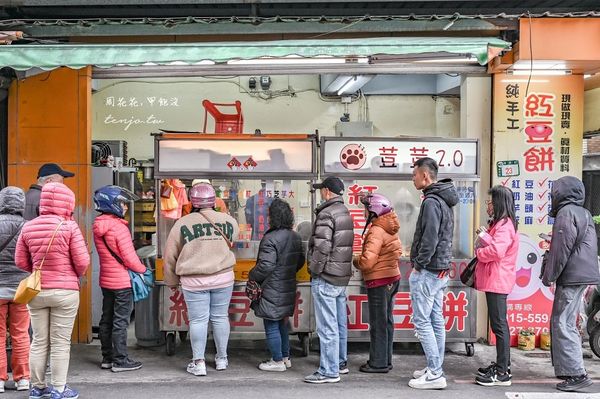 ▲▼荳荳紅豆餅 在地開業20年超人氣下午茶！皮薄餡爆多排隊必吃銅板點心。（圖／部落客周花花授權提供）