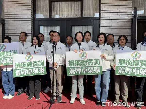 ▲▼國民黨團 記者會 立法院議場前。（圖／記者屠惠剛攝）