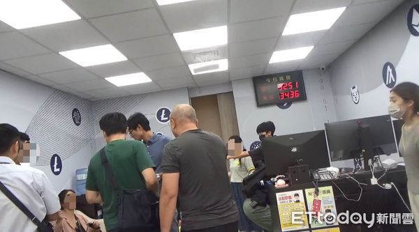 ▲▼ 雲林地檢署去年偵破一起虛擬貨幣詐騙案， 昨(20)日依詐欺、洗錢等罪嫌起訴主嫌周姓、劉姓、游姓等17人  。（圖／記者潘鳳威攝）