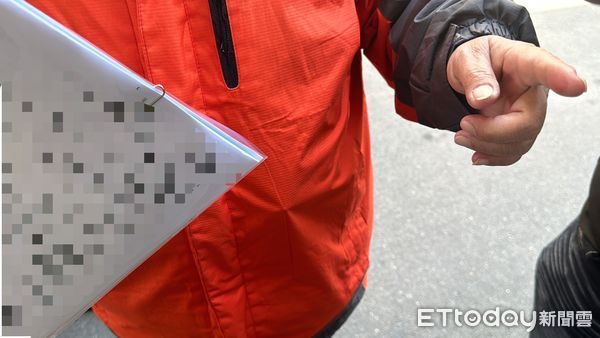 ▲台中男遭刺胸奪命傷口10公分！親姊悲：一刀就讓他死了。（圖／記者許權毅攝）