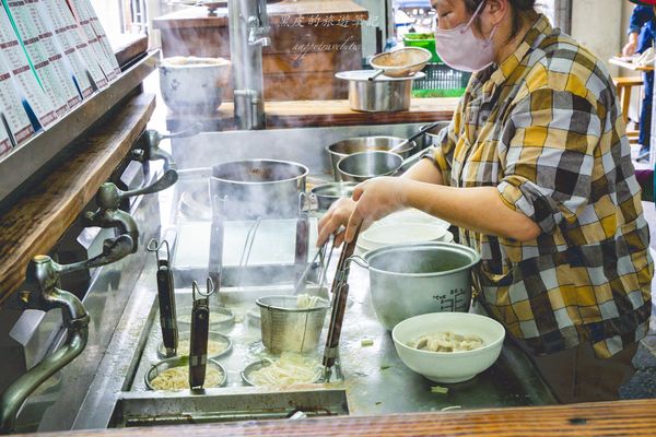 ▲▼集集人氣爆棚美食！牛肉麵夠濃郁　水餃更讓人一吃成主顧。（圖／黑皮的旅遊筆記授權提供）