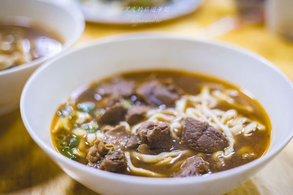 ▲▼集集人氣爆棚美食！牛肉麵夠濃郁　水餃更讓人一吃成主顧。（圖／黑皮的旅遊筆記授權提供）