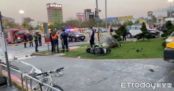 ▲花蓮車站前嚴重車禍釀5傷。（圖／記者柯政誟翻攝，下同）
