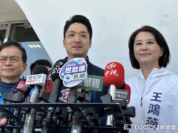 ▲▼台北市長蔣萬安與國民黨立委在花博合體。（圖／記者崔至雲攝）