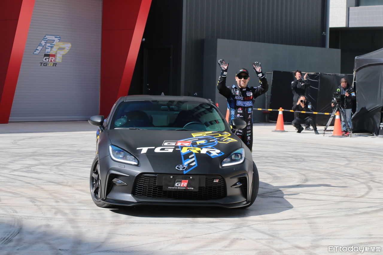 ▲快訊／TOYOTA會長「豐田章男降臨台灣」！親自駕駛拉力賽車炸裂甩尾。（圖／記者張慶輝攝）