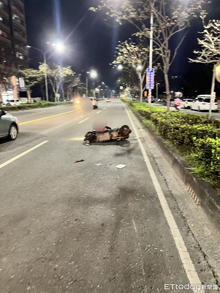▲▼高雄外送員被撞死。（圖／記者吳世龍翻攝）
