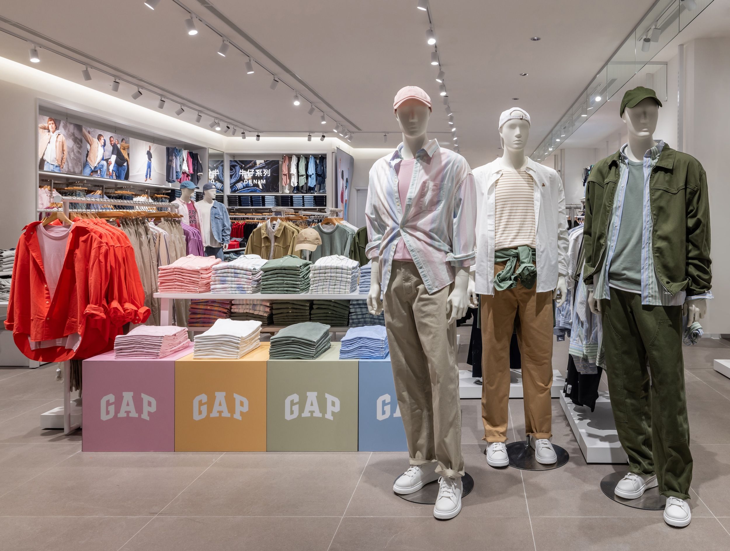 ▲南港Lalaport GAP SKECHERS。（圖／品牌提供）
