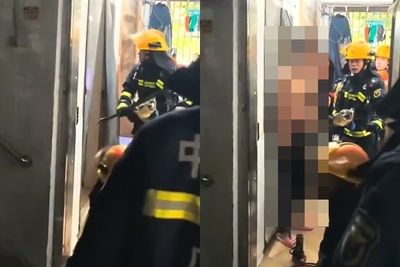 女住戶高喊「救命」鄰居急報案!消防員破門尷尬了…她抱衣服探頭