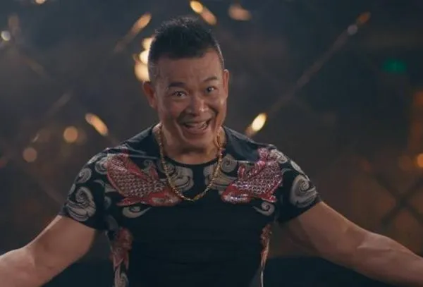 ▲▼吳毅將頸部大動脈撕裂，被告知30%會癱瘓甚至死亡。（圖／翻攝自YouTube）