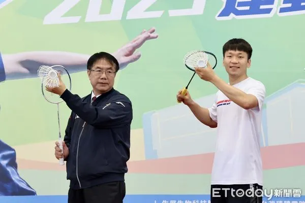▲「運動在南科」系列活動，22日於南科鷹萬南科健康生活館熱鬧登場，特別邀請2024巴黎奧運羽球雙打冠軍李洋擔任宣傳大使，共同為運動風氣注入新能量。（圖／記者林東良翻攝，下同）