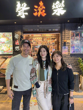 ▲▼張可頤淡出螢光幕多年，依舊保持凍齡美貌。（圖／翻攝自微博）