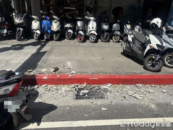 ▲▼台北市林森北路大樓磁磚脫落砸車。（圖／記者邱中岳翻攝）