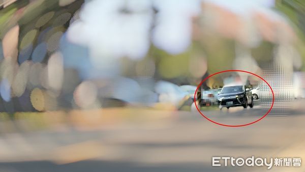 ▲高雄市一處活動中心停車場發現有人陳屍車內             。（圖／記者吳世龍翻攝）