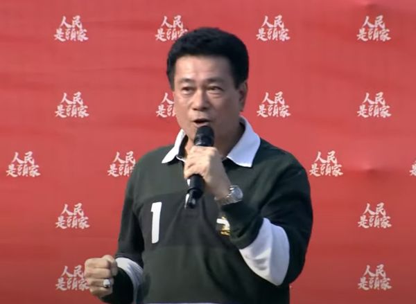 ▲▼前兄弟象王牌、假日飛刀手陳義信。（圖／翻攝民進黨直播）
