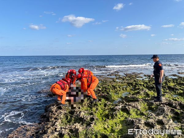 ▲海巡與空勤總隊聯合搜尋發現落海遺體。（圖／記者楊漢聲翻攝）