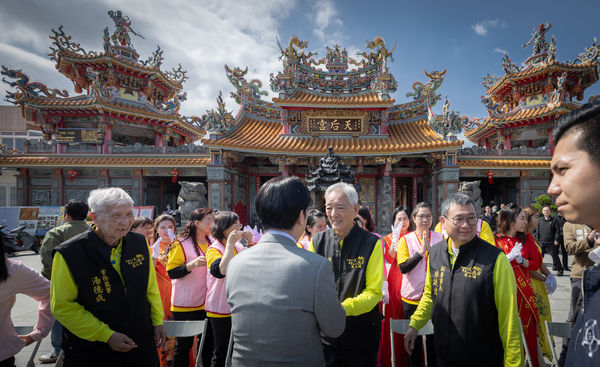 ▲▼賴清德到台東天后宮及鹿野聖安宮參香祈福。（圖／總統府提供）