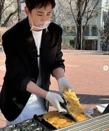 ▲尼坤曬出擺攤企劃的一系列照片。（圖／翻攝自尼坤IG）