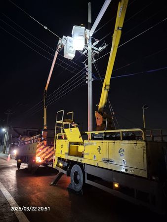 ▲台電人員緊急搶修。（圖／台電彰化區營業處提供）